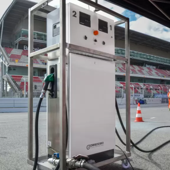 Dispensers for GT and TC formula cars in 24-hour races