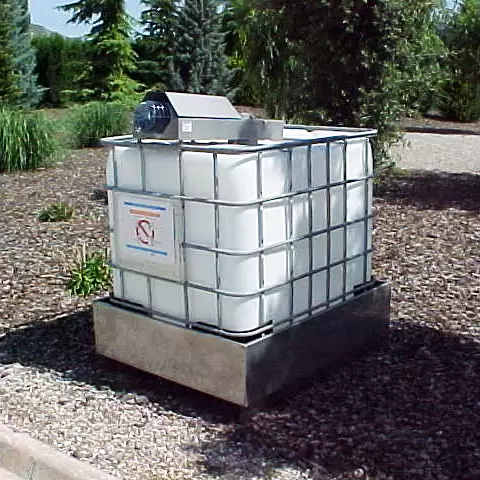 Collection tray and IBC bucket for collection of waste lubricants